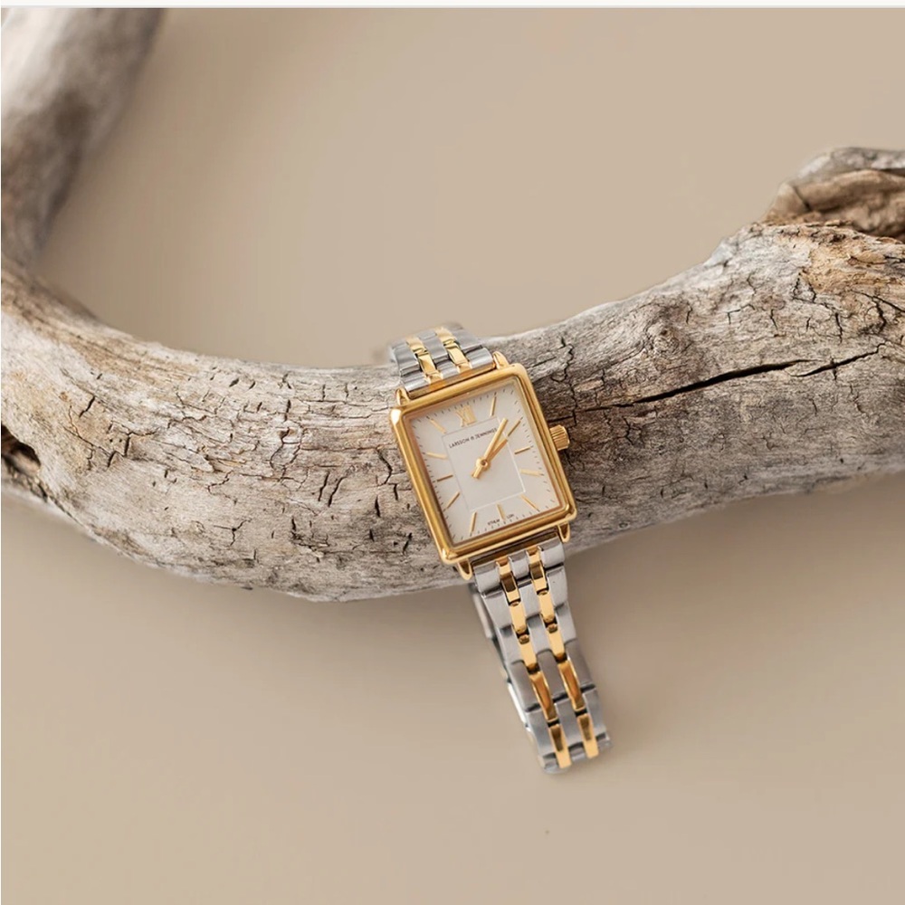 Jilly Box Fall 2024 Larsson & Jennings Watch